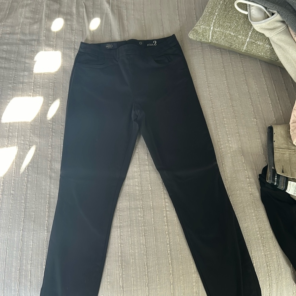 J crew Dannie pants. Cute zipper detail in the back. Only worn a couple of times